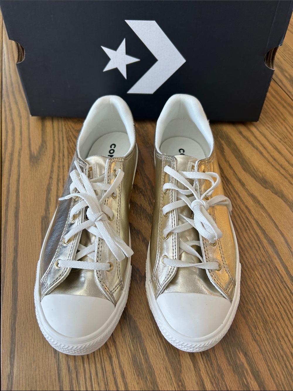 Converse metallic gold dainty Lucky Low Top Sneakers, size 9, NIB - Picture 3 of 11